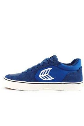 Buty Cariuma -  Vallely Pro Mystery Blue Suede and Cordura Off-White Logo Sneaker