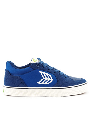 Buty Cariuma -  Vallely Pro Mystery Blue Suede and Cordura Off-White Logo Sneaker