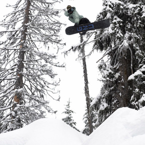 Deska snowboardowa GNU - Banked Country C3