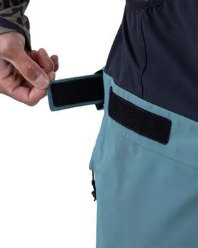 Spodnie snowboardowe Jones - Shralpinist Stretch Recycled 3L Bib (stealth black)